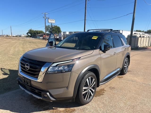 2024 Nissan Pathfinder Vehicle Photo in Denison, TX 75020