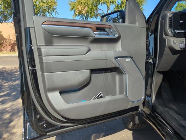 2025 GMC Sierra 1500 Vehicle Photo in GOODYEAR, AZ 85338-1310