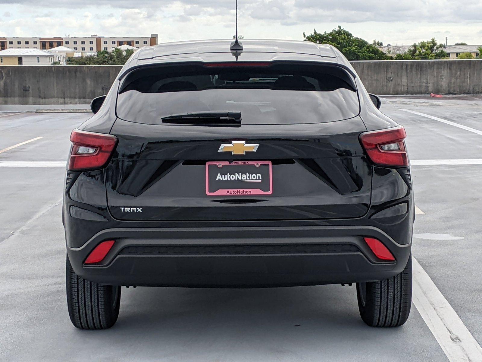 2025 Chevrolet Trax Vehicle Photo in PEMBROKE PINES, FL 33024-6534