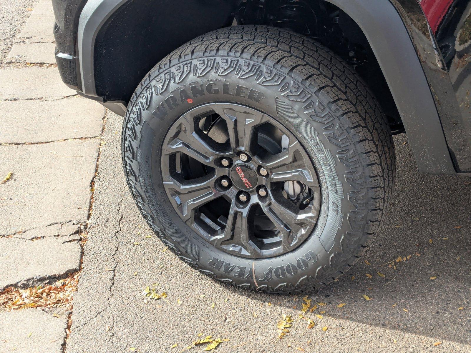 2024 GMC Canyon Vehicle Photo in LONE TREE, CO 80124-2750