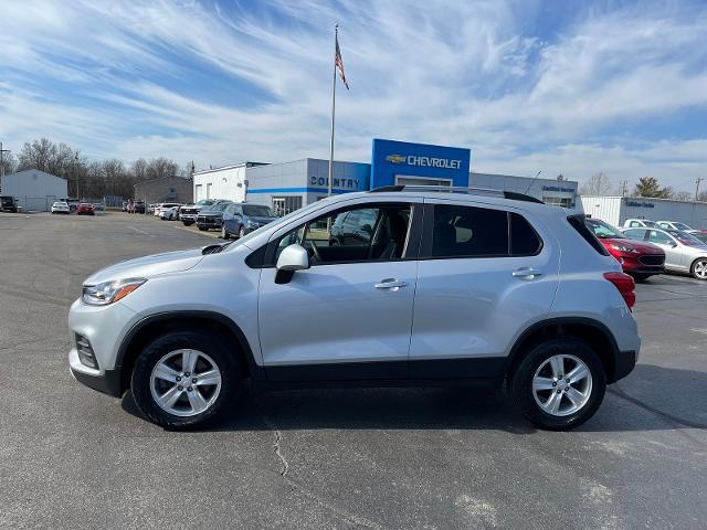 Used 2021 Chevrolet Trax LT with VIN KL7CJPSB9MB345679 for sale in North Vernon, IN