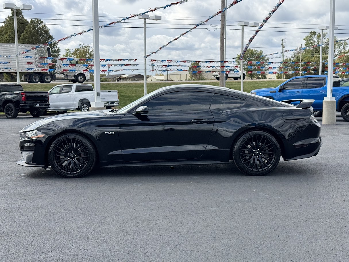 2018 Ford Mustang Vehicle Photo in BOONVILLE, IN 47601-9633