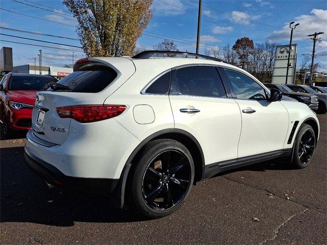 2016 INFINITI QX70 Vehicle Photo in Willow Grove, PA 19090