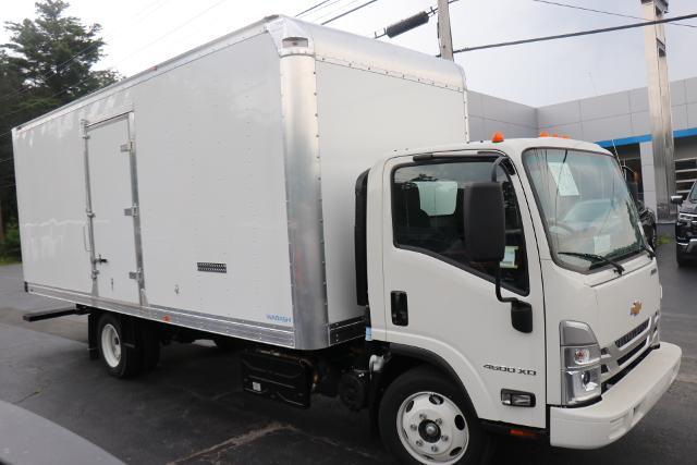 2023 Chevrolet Low Cab Forward 4500 XD Vehicle Photo in MONTICELLO, NY 12701-3853