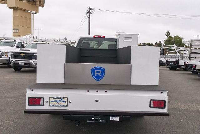 2023 Chevrolet Silverado Chassis Cab Vehicle Photo in VENTURA, CA 93003-8585