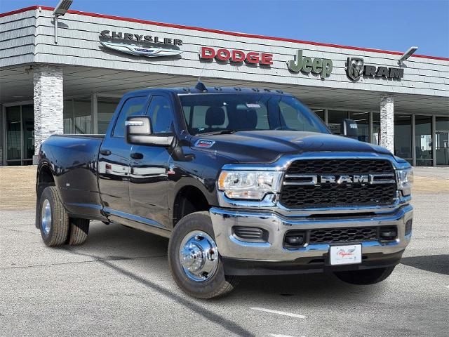 2024 Ram 3500 Vehicle Photo in Ennis, TX 75119-5114