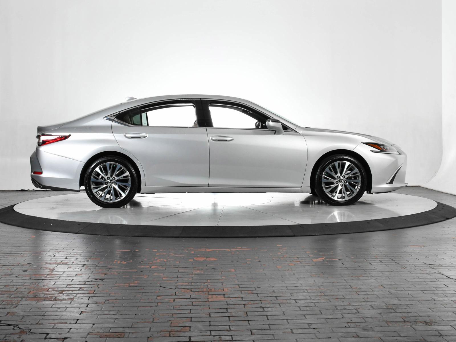 2019 Lexus ES 350 Vehicle Photo in DALLAS, TX 75235