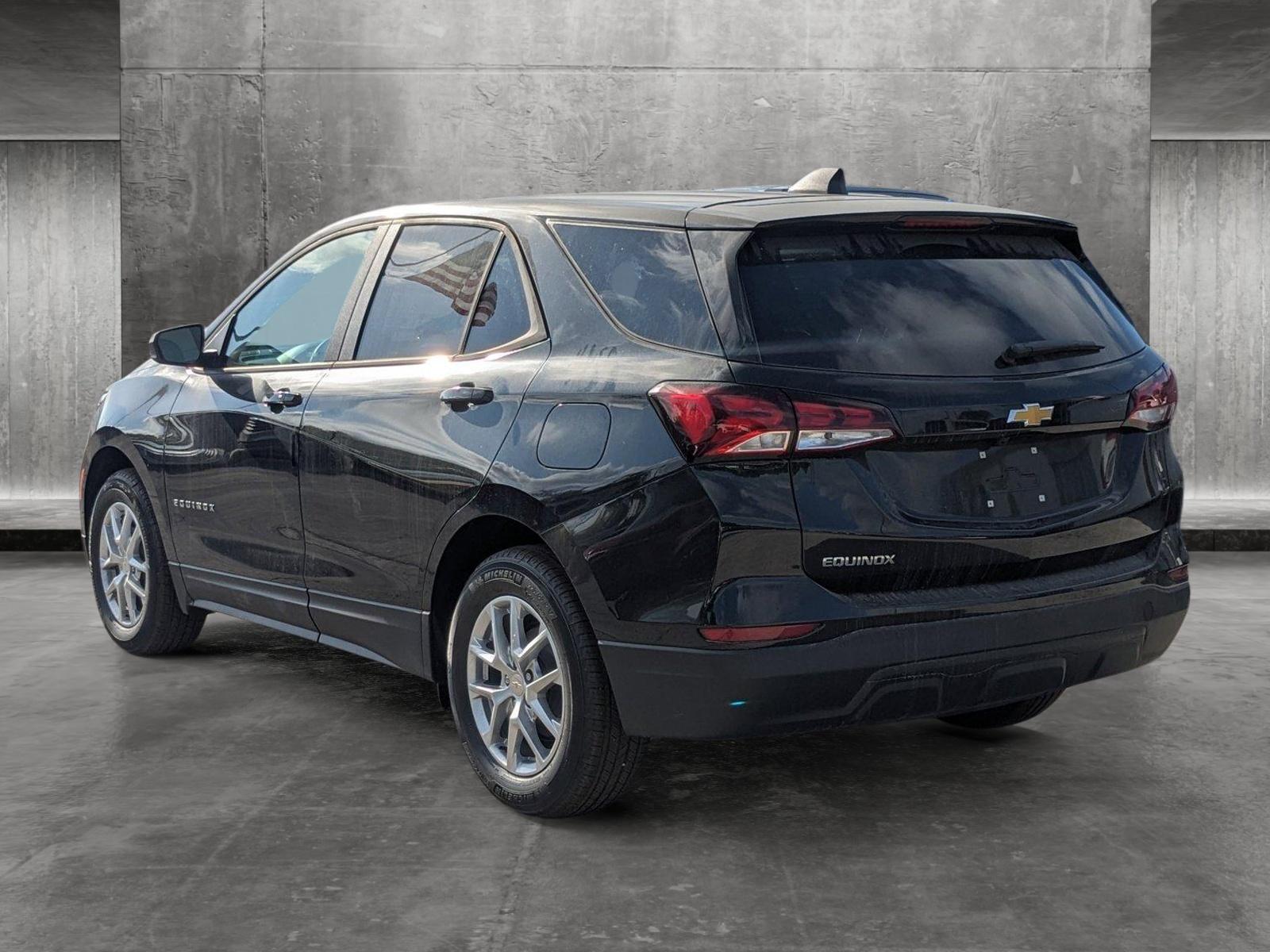 2024 Chevrolet Equinox Vehicle Photo in PEMBROKE PINES, FL 33024-6534