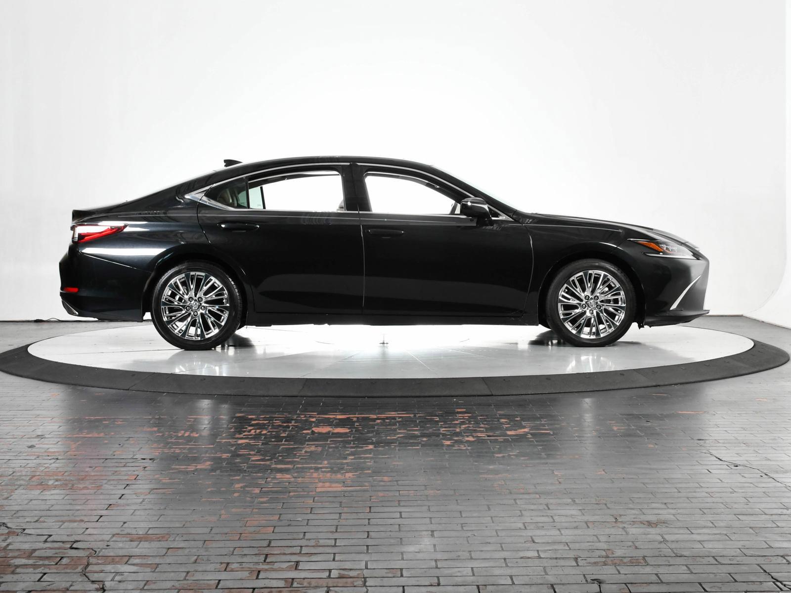 2019 Lexus ES 350 Vehicle Photo in DALLAS, TX 75235