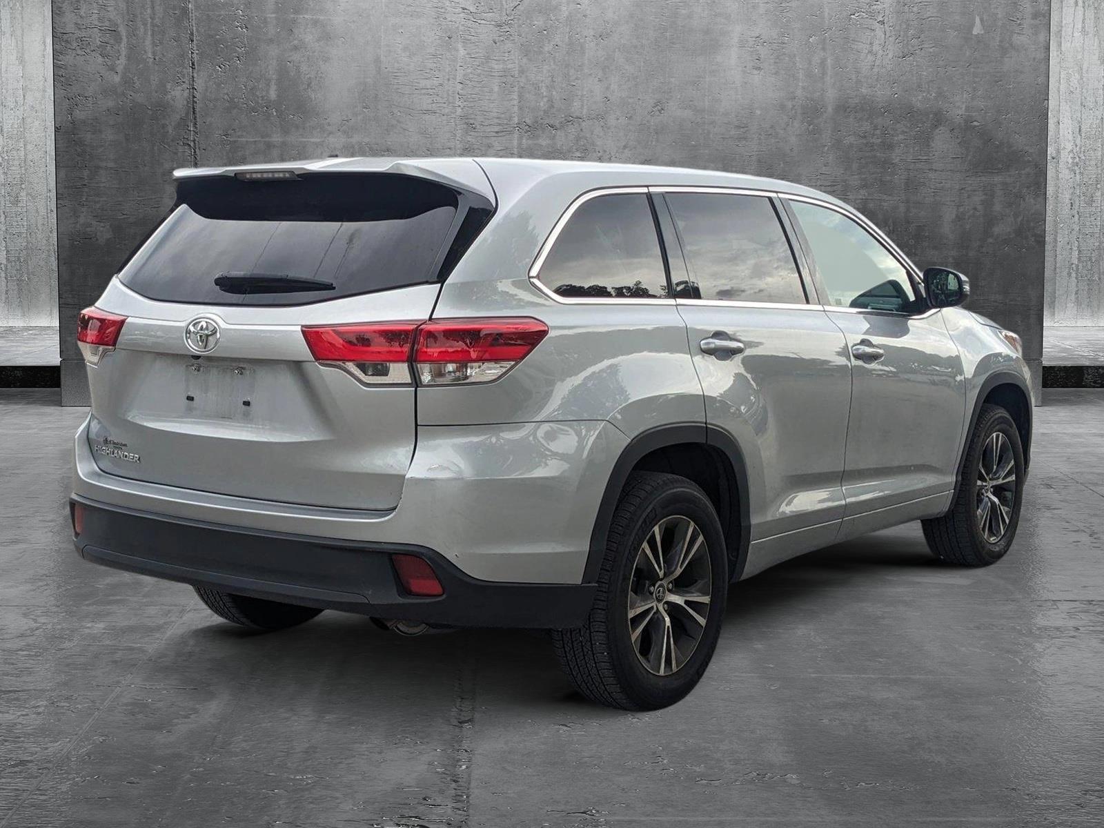 2018 Toyota Highlander Vehicle Photo in GREENACRES, FL 33463-3207