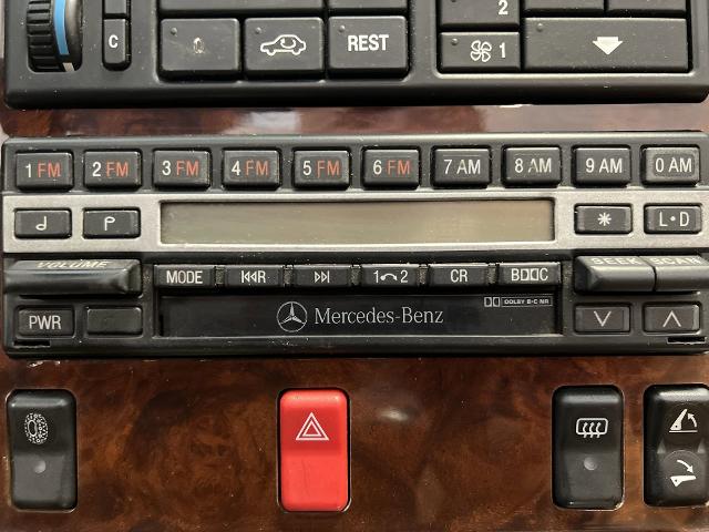 1991 Mercedes-Benz 560 Series Vehicle Photo in MASSENA, NY 13662-2255