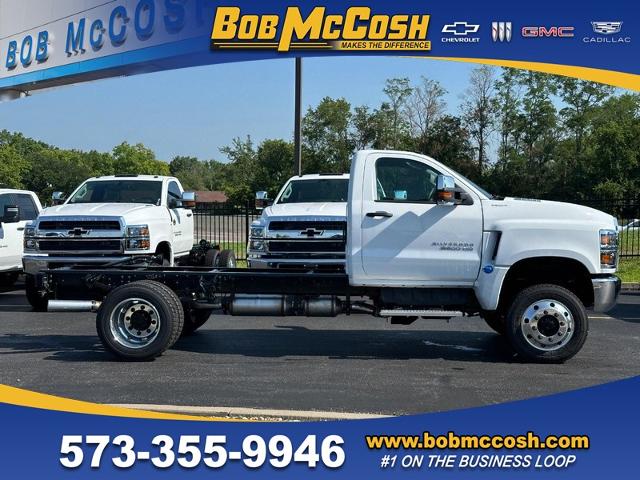 2024 Chevrolet Silverado 5500 HD Vehicle Photo in COLUMBIA, MO 65203-3903