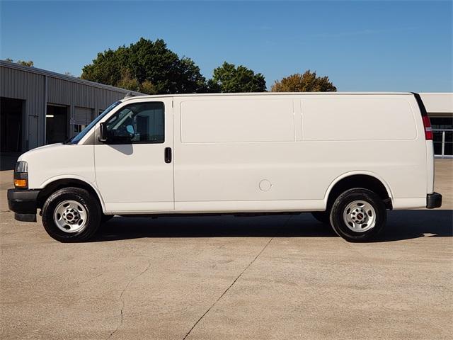 2023 GMC Savana Cargo 2500 Vehicle Photo in GAINESVILLE, TX 76240-2013