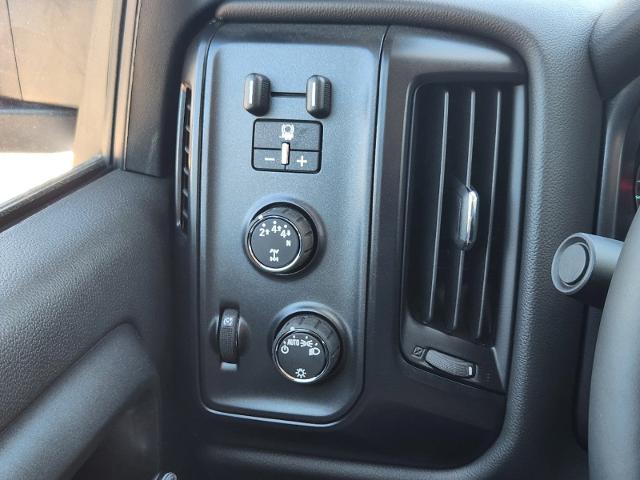 2024 Chevrolet Silverado 4500 HD Vehicle Photo in ENNIS, TX 75119-5114