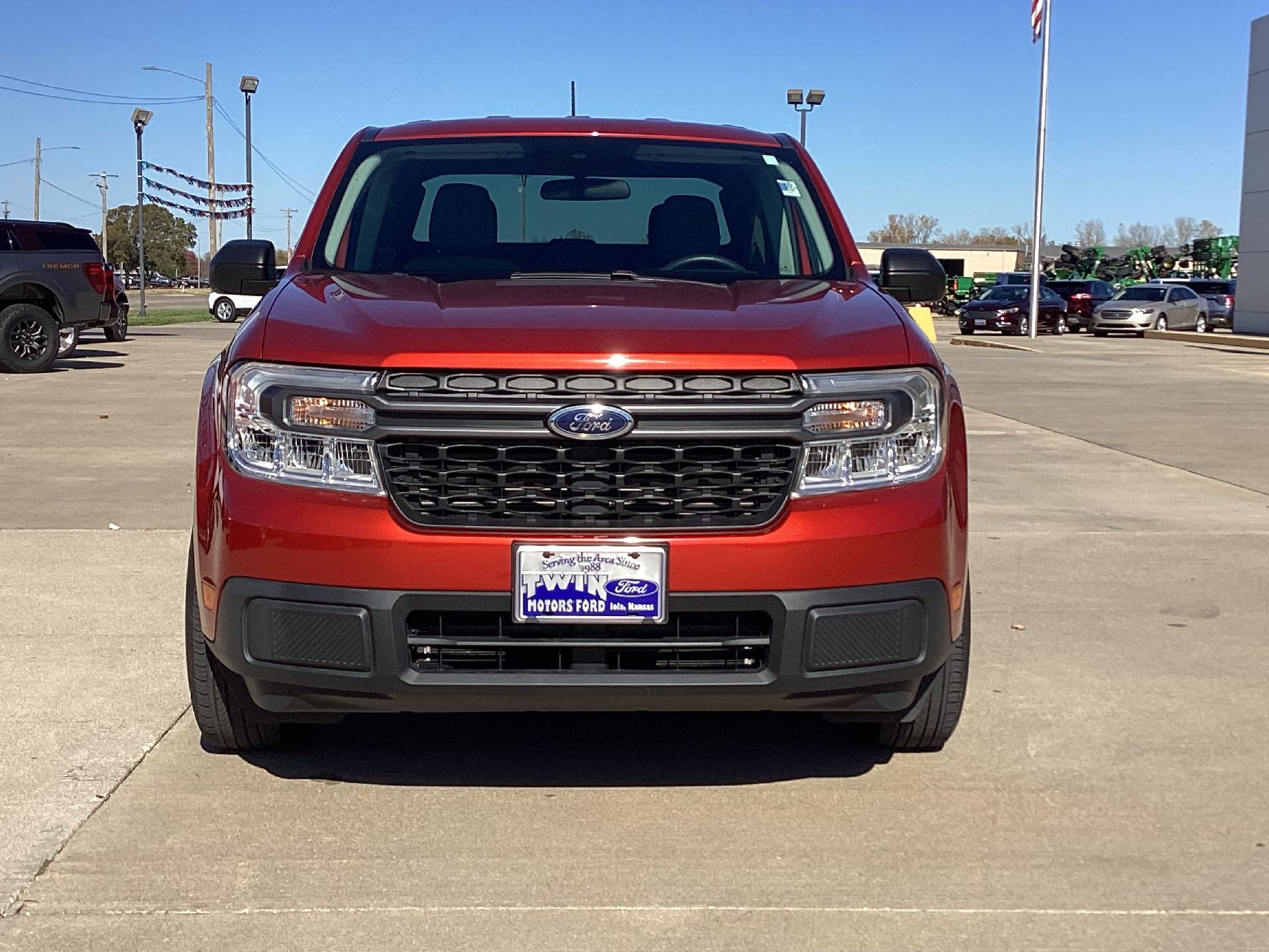 Used 2022 Ford Maverick XLT with VIN 3FTTW8E31NRA42861 for sale in Kansas City