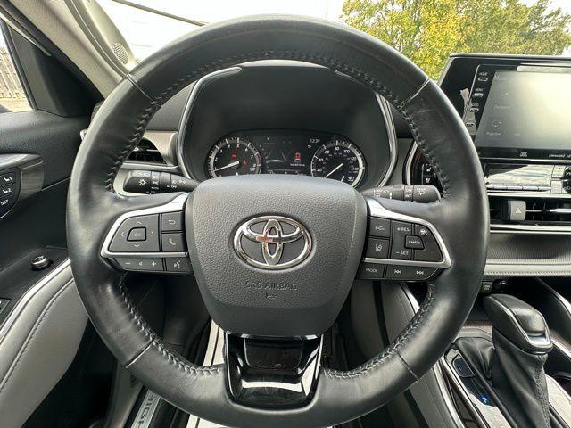 2021 Toyota Highlander Vehicle Photo in TUPELO, MS 38801-6508