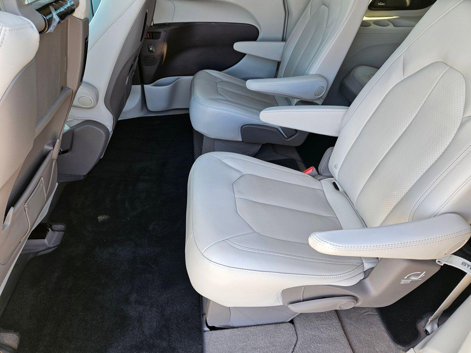 2020 Chrysler Pacifica Vehicle Photo in PEORIA, AZ 85382-3715