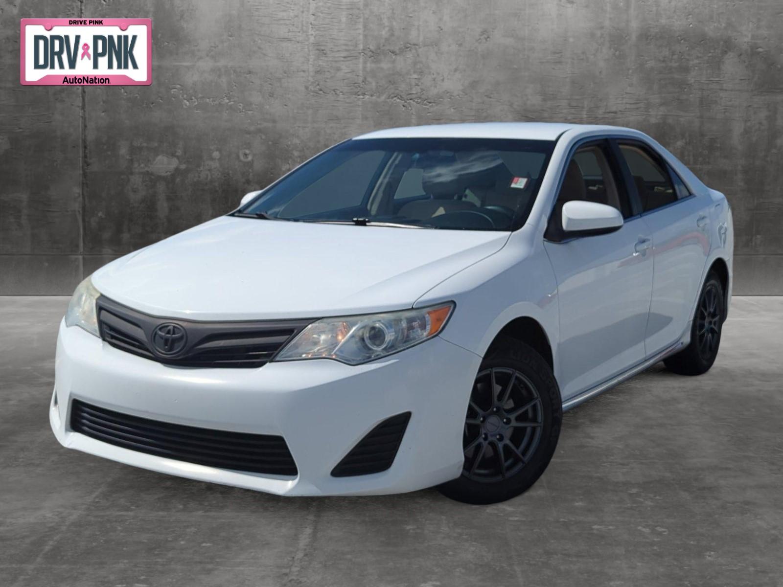 2013 Toyota Camry Hybrid Vehicle Photo in Ft. Myers, FL 33907