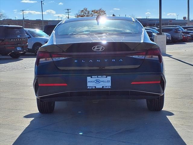 2025 Hyundai ELANTRA Vehicle Photo in Peoria, IL 61615