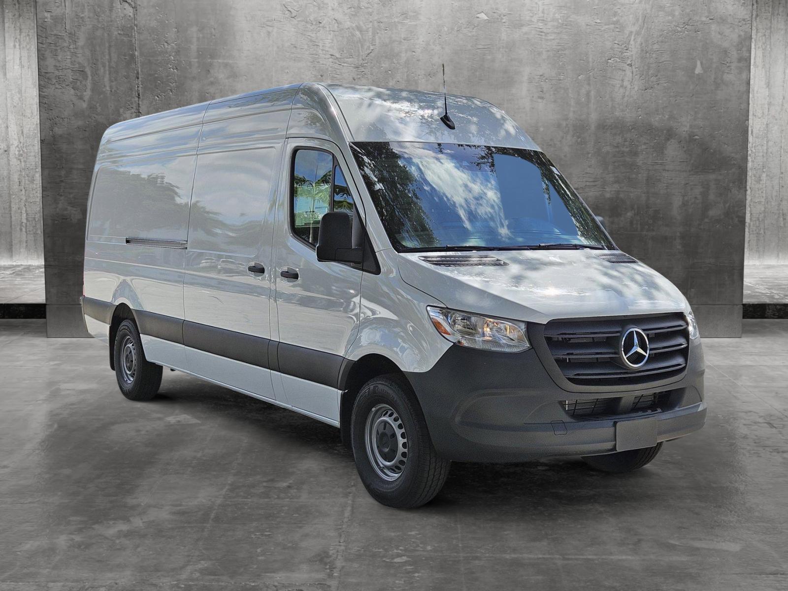 2024 Mercedes-Benz Sprinter Cargo Van Vehicle Photo in Coconut Creek, FL 33073