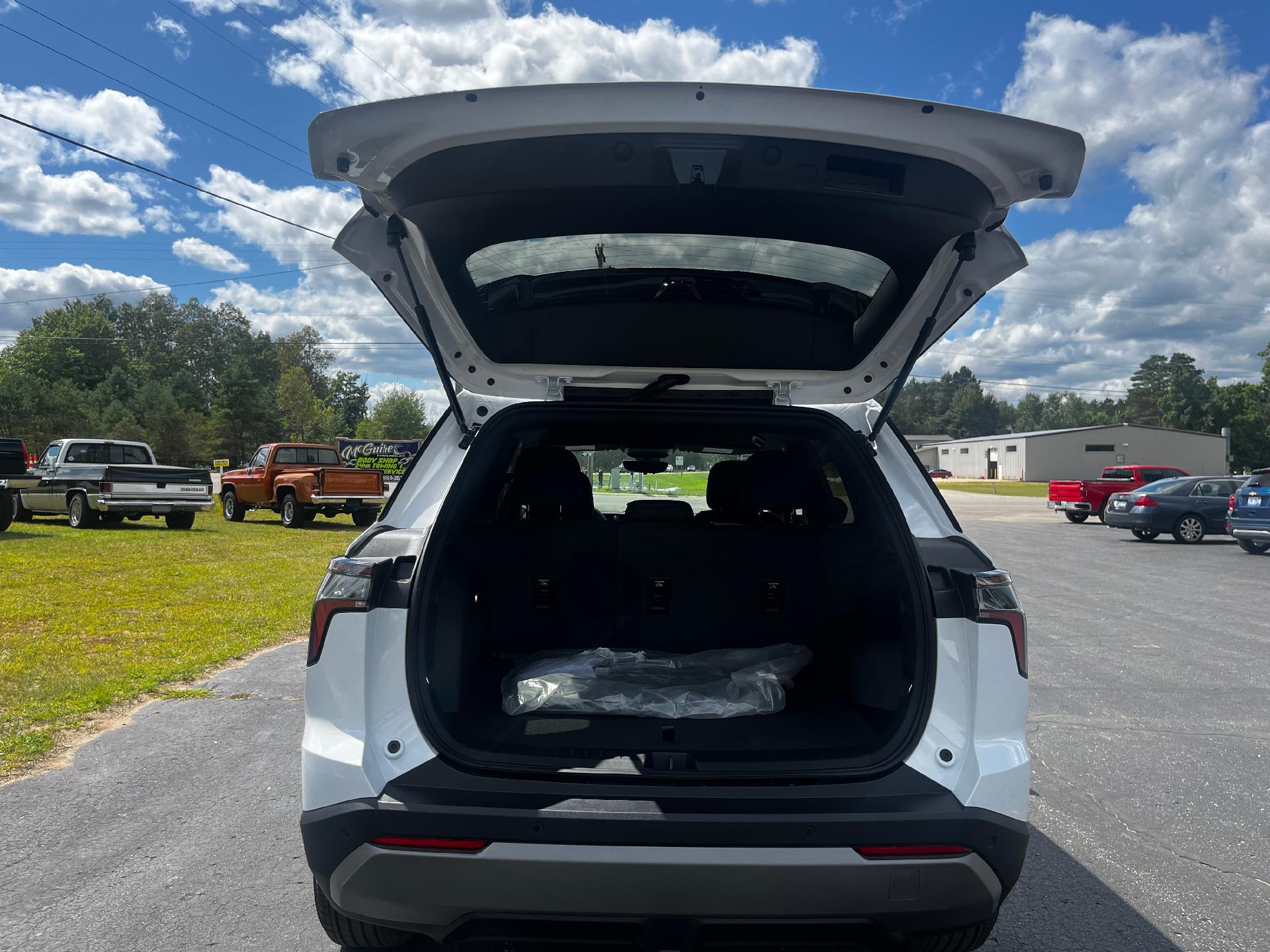 2025 Chevrolet Equinox Vehicle Photo in CLARE, MI 48617-9414