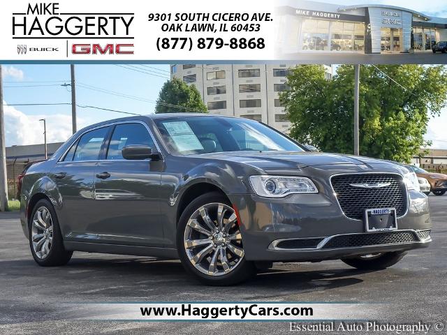 2017 Chrysler 300 Vehicle Photo in OAK LAWN, IL 60453-2517