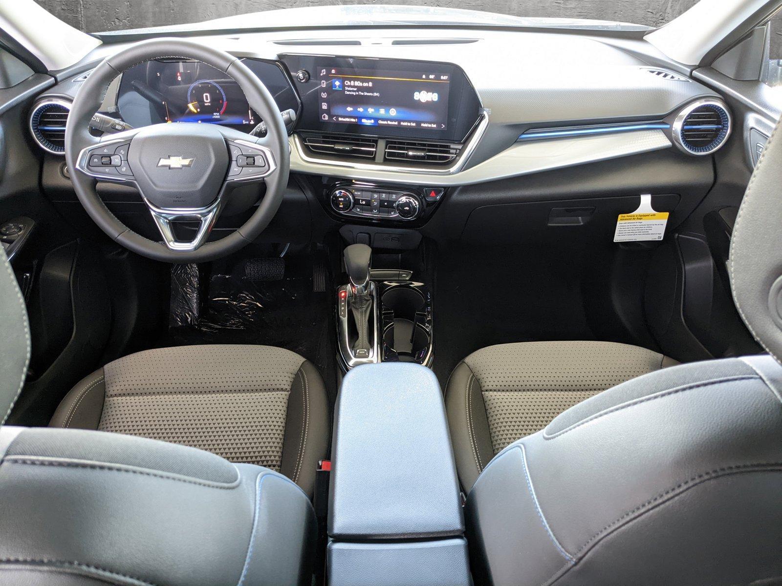 2025 Chevrolet Trax Vehicle Photo in VALENCIA, CA 91355-1705