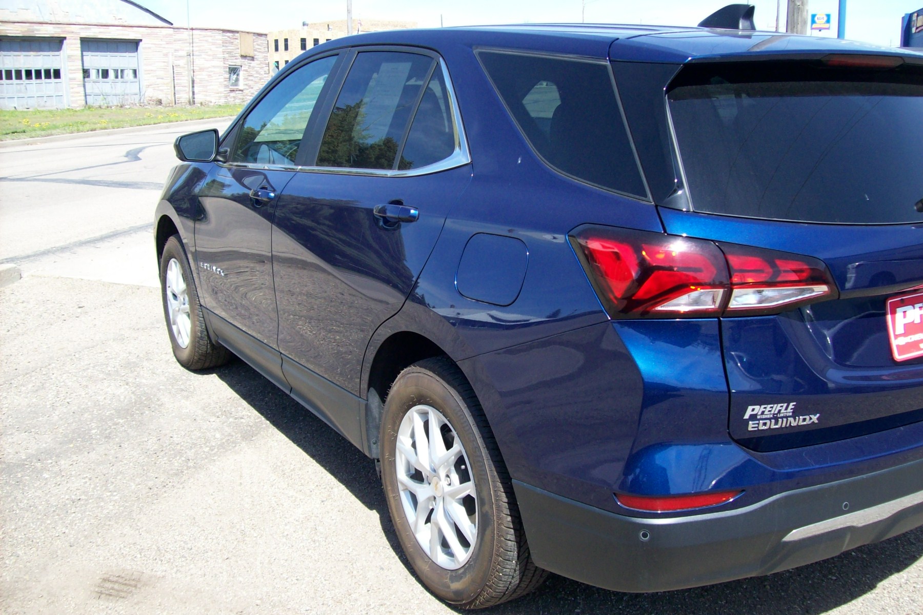 Used 2022 Chevrolet Equinox LT with VIN 3GNAXUEV3NL258297 for sale in Wishek, ND