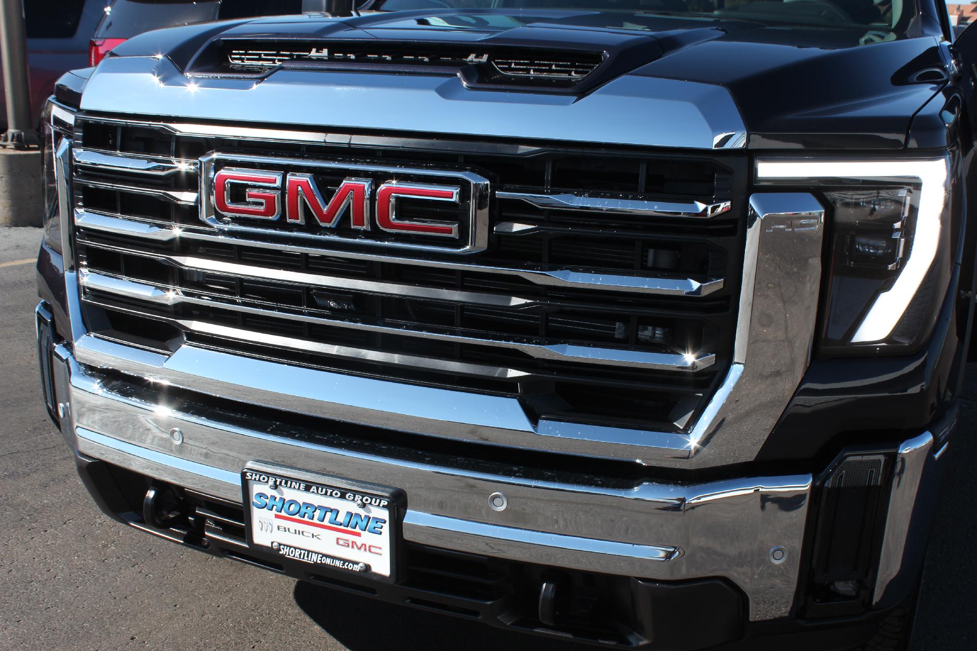 2025 GMC Sierra 2500 HD Vehicle Photo in AURORA, CO 80012-4011