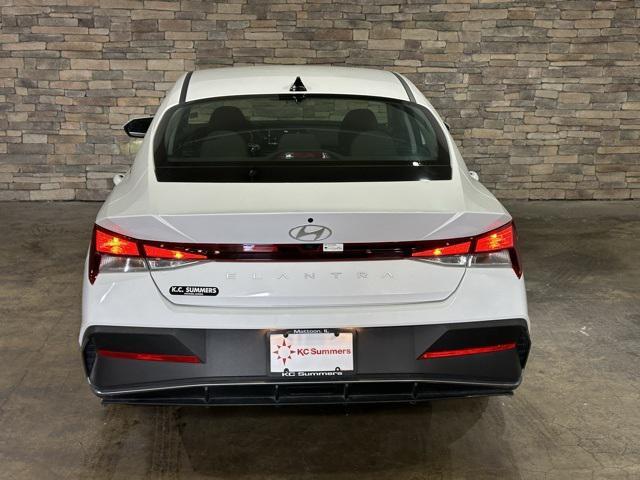 2024 Hyundai ELANTRA Vehicle Photo in Mattoon, IL 61938