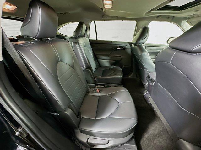 2024 Toyota Highlander Vehicle Photo in Flemington, NJ 08822