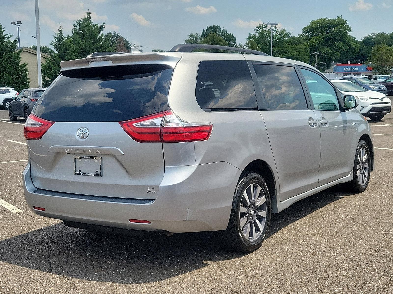 2019 Toyota Sienna Vehicle Photo in Trevose, PA 19053