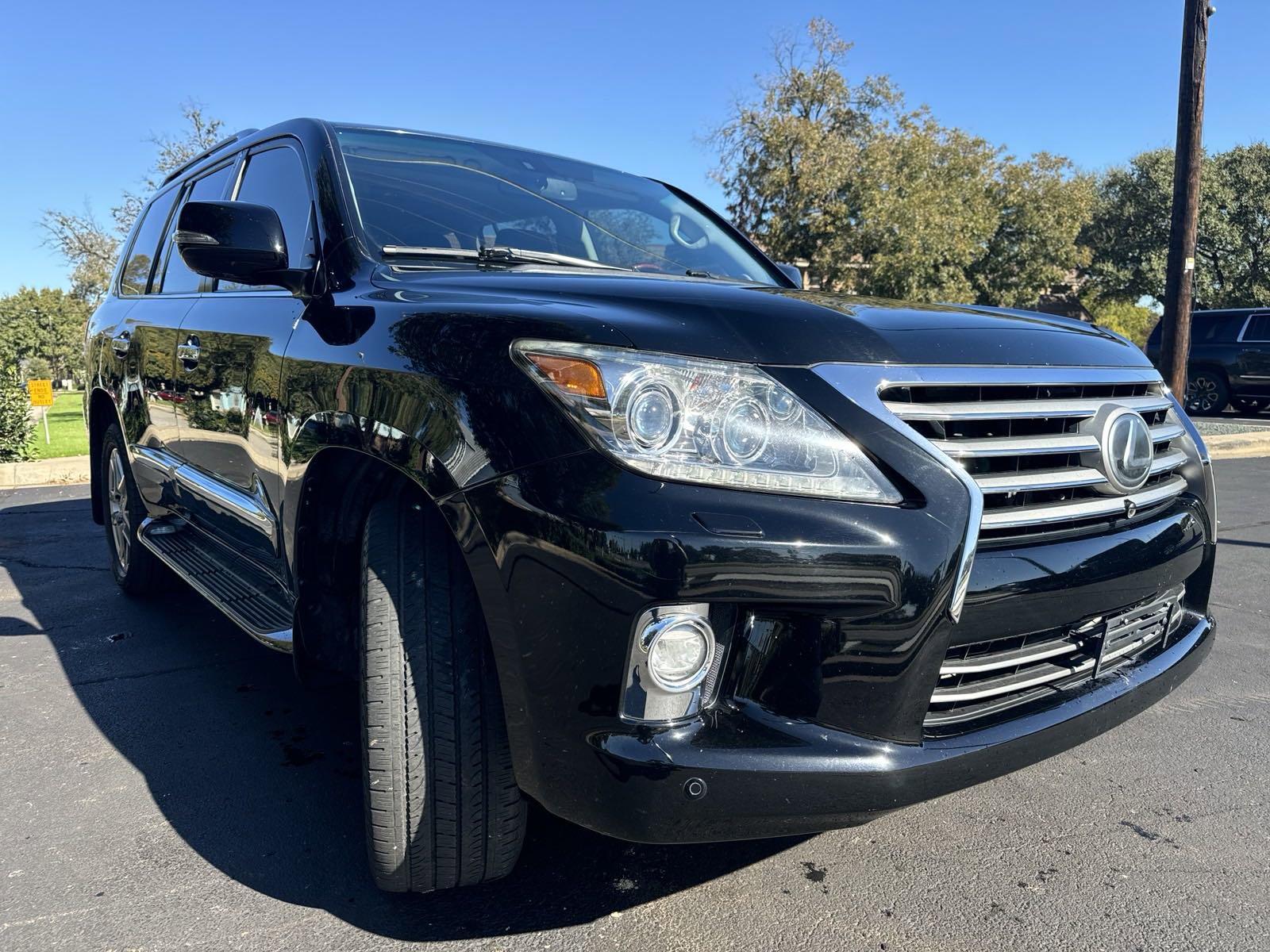 2015 Lexus LX 570 Vehicle Photo in DALLAS, TX 75209-3016