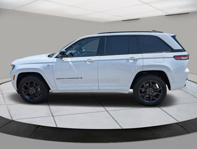 2024 Jeep Grand Cherokee 4xe Vehicle Photo in Greeley, CO 80634