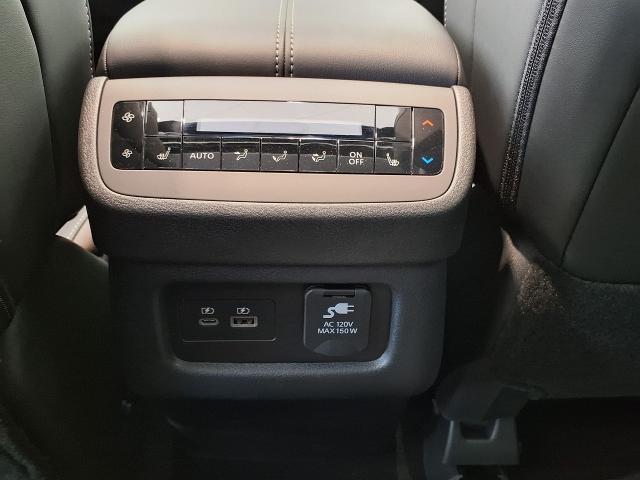 2024 Nissan Pathfinder Vehicle Photo in Oshkosh, WI 54904