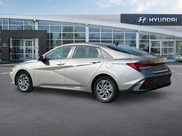 2024 Hyundai ELANTRA Vehicle Photo in O'Fallon, IL 62269