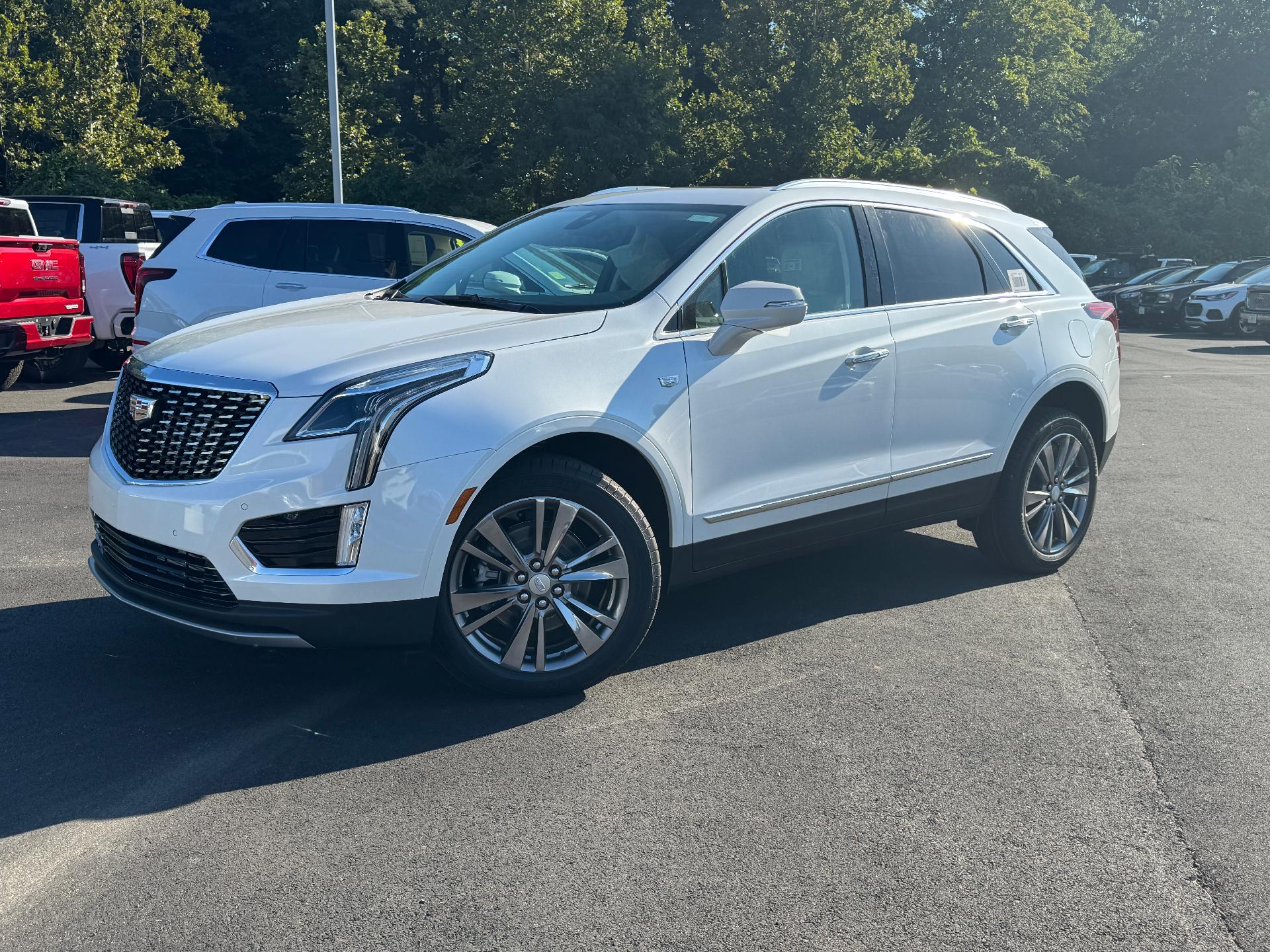 2025 Cadillac XT5 Vehicle Photo in LEOMINSTER, MA 01453-2952