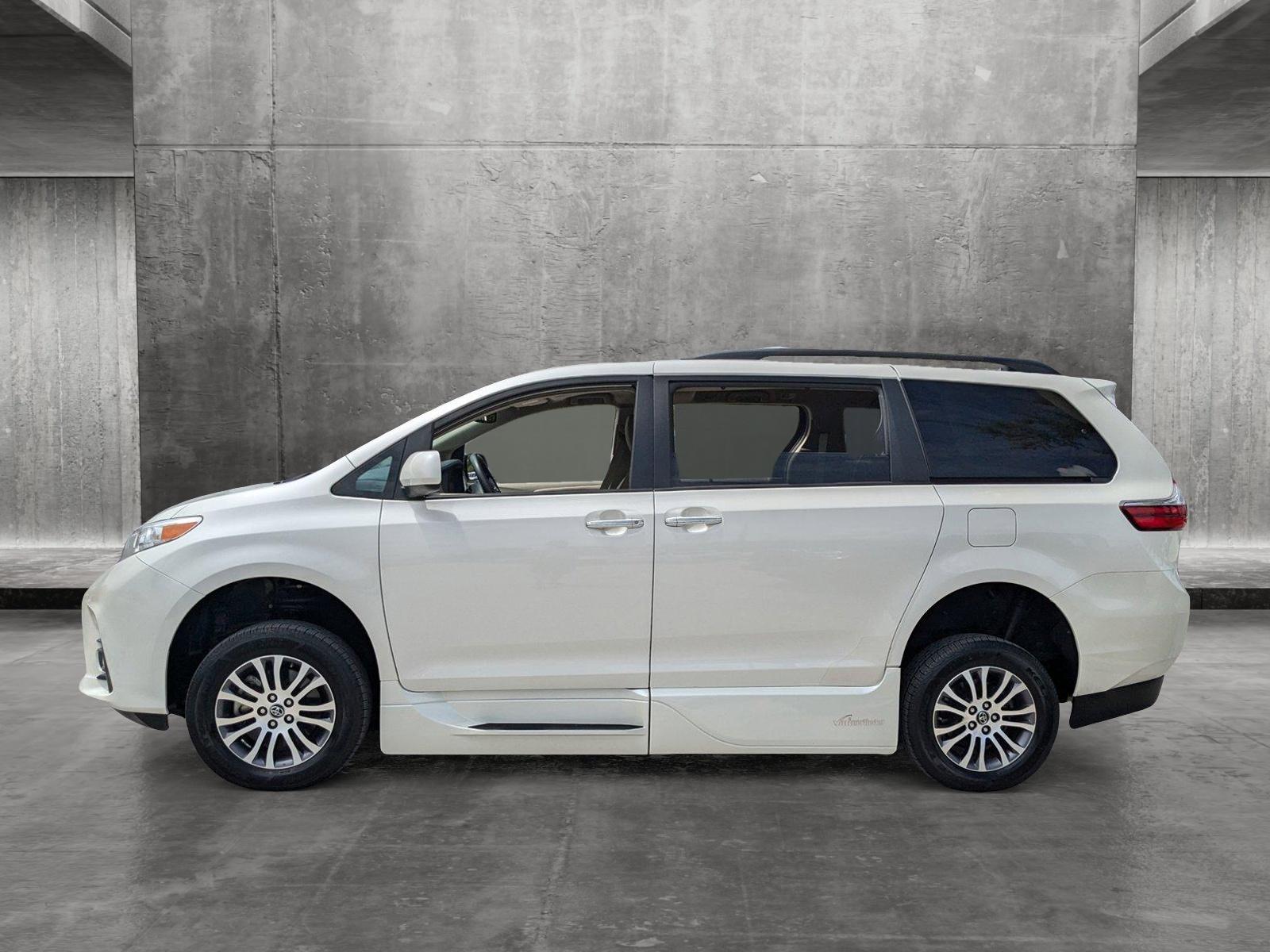 2019 Toyota Sienna Vehicle Photo in Winter Park, FL 32792