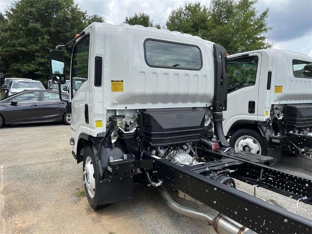 2025 Chevrolet Low Cab Forward 5500 XG Vehicle Photo in ALCOA, TN 37701-3235