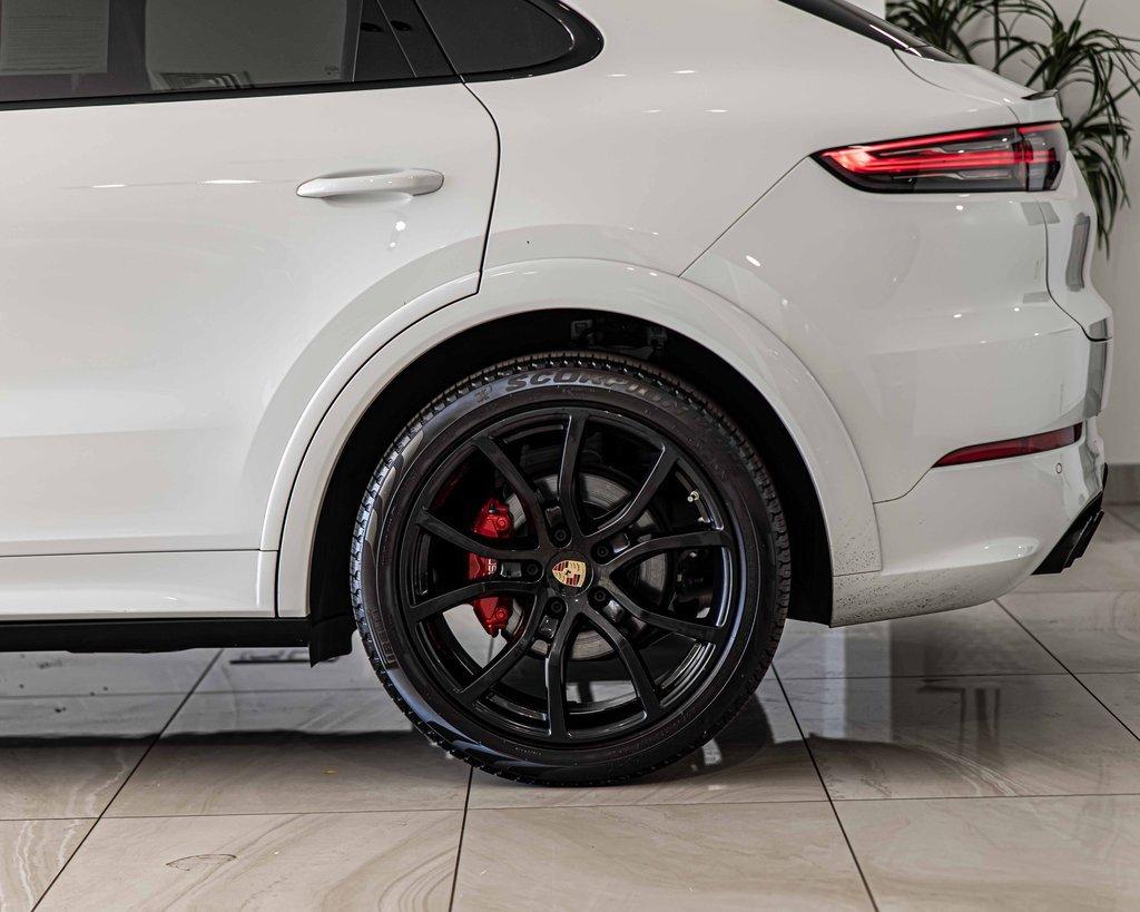 2023 Porsche Cayenne Vehicle Photo in Saint Charles, IL 60174