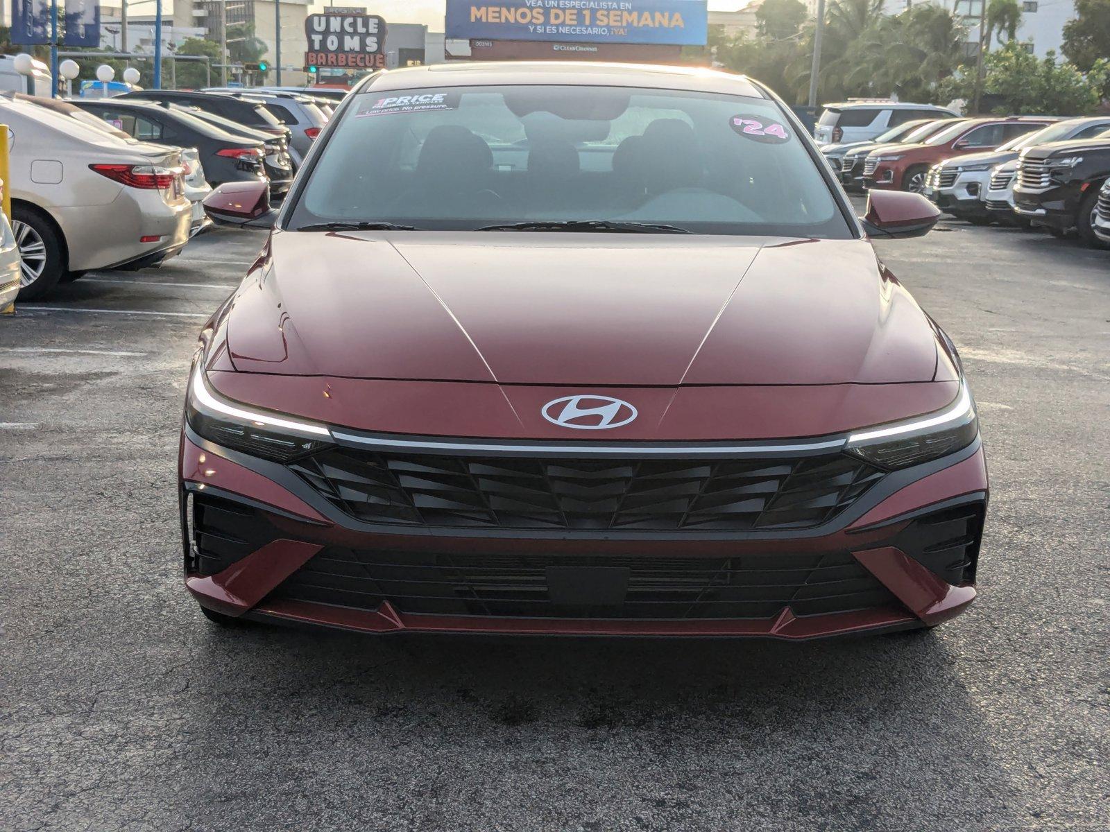 2024 Hyundai ELANTRA Vehicle Photo in Pembroke Pines , FL 33084