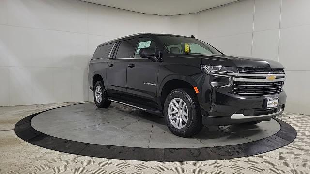 2024 Chevrolet Suburban Vehicle Photo in JOLIET, IL 60435-8135