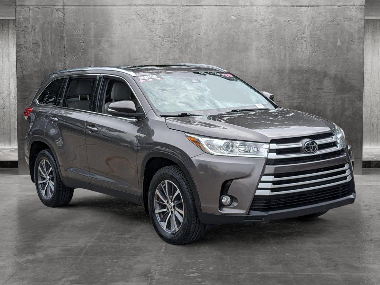 2019 Toyota Highlander Vehicle Photo in Clearwater, FL 33764