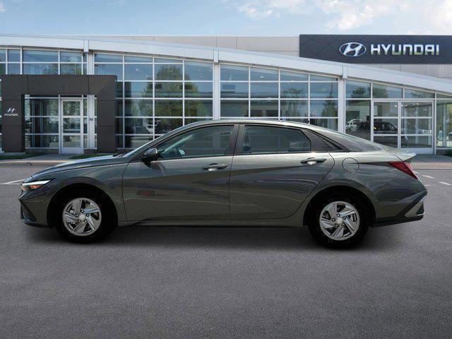 2024 Hyundai ELANTRA Vehicle Photo in O'Fallon, IL 62269