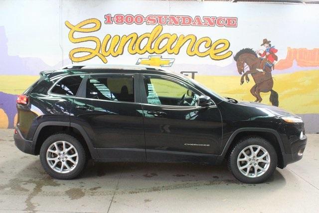 2017 Jeep Cherokee Vehicle Photo in GRAND LEDGE, MI 48837-9199