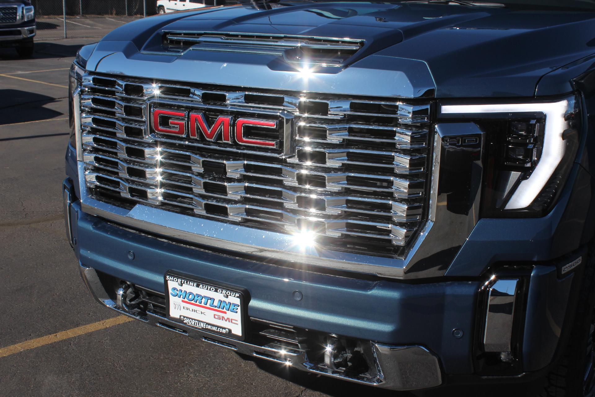 2024 GMC Sierra 2500 HD Vehicle Photo in AURORA, CO 80012-4011