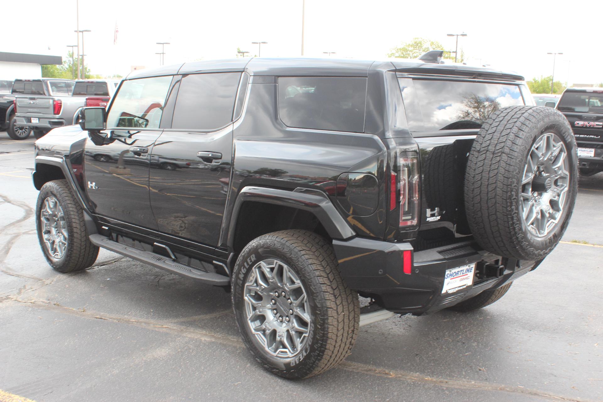 2024 GMC HUMMER EV SUV Vehicle Photo in AURORA, CO 80012-4011