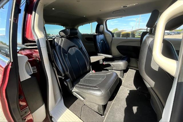 2022 Chrysler Pacifica Vehicle Photo in Tulsa, OK 74145