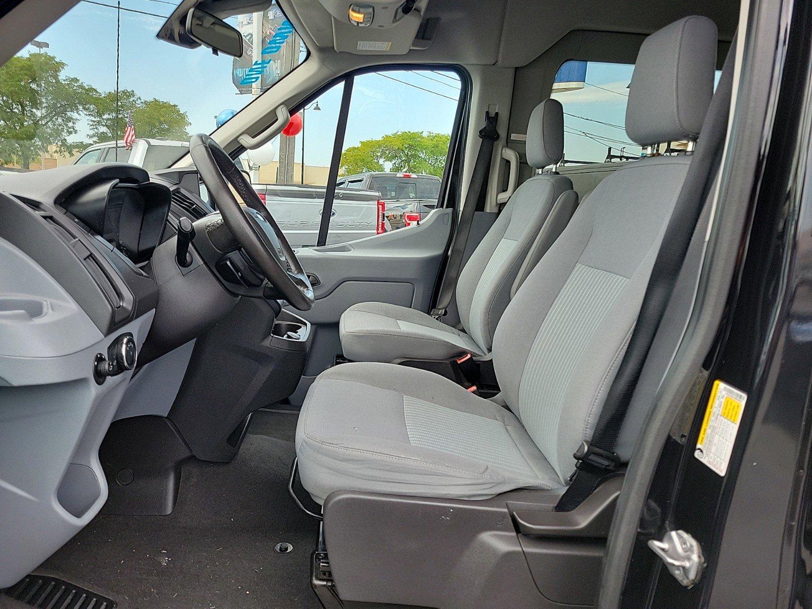 2017 Ford Transit Wagon Vehicle Photo in Plainfield, IL 60586