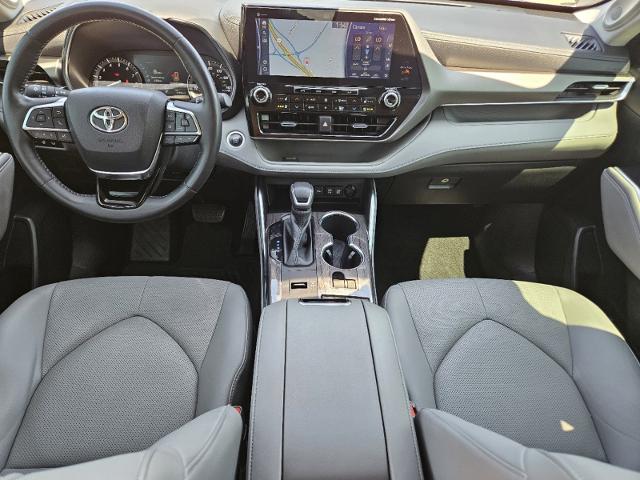 2020 Toyota Highlander Vehicle Photo in Denison, TX 75020